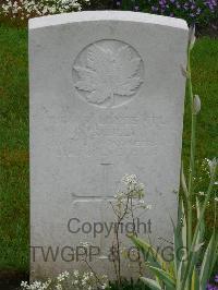 Etaples Military Cemetery - Scully, D